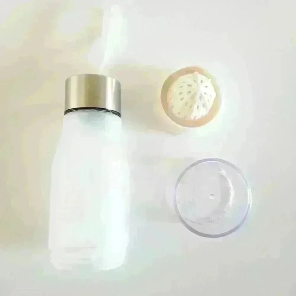 Transhome Creative Fruit Infuser Water Bottle - Picture 4 of 5